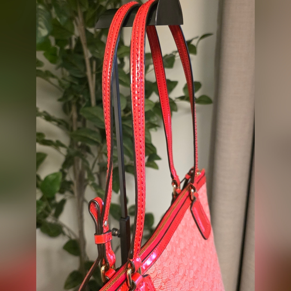 Coach Poppy Signature Oxford Tote in Tomato - Picture 7 of 10